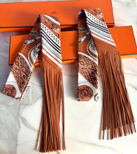 Load image into Gallery viewer, HERMES SET OF 2 FESTIVAL DES AMAZONES BANDANA SILK LEATHER FRINGE TWILLY BARENIA