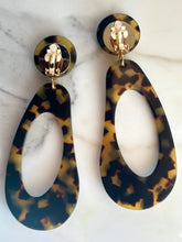Load image into Gallery viewer, FRANCINE BRAMLI PARIS TORTOISE RESIN HOOP CLIP EARRINGS