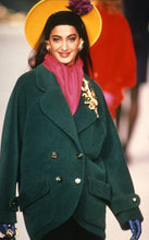 Load image into Gallery viewer, CHANEL 1990 AUTUMN MASSIVE GILT LEAF BROOCH RARE 18.5 cm