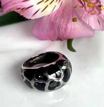 Load image into Gallery viewer, ANGELIQUE DE PARIS RESIN LEOPARD SAFARI STERLING SILVER RING
