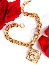 Load image into Gallery viewer, CHANEL MASSIVE LOGO PLAQUE GILT CHAIN NECKLACE 1994