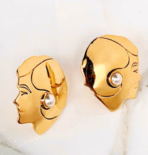 Load image into Gallery viewer, CHANEL MADEMOISELLE COCO RARE 1987 GRIPOIX ACCENT EARRINGS