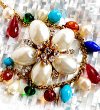 Load image into Gallery viewer, CHANEL ROBERT GOOSSENS MASSIVE GRIPOIX BAROQUE PEARL FLOWER BROOCH 1992