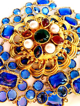 Load image into Gallery viewer, CHANEL RUNWAY MASSIVE GRIPOIX POURED GLASS PENDANT BROOCH