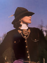 Load image into Gallery viewer, CHANEL RUNWAY MASSIVE GRIPOIX POURED GLASS PENDANT BROOCH