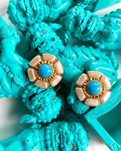 Load image into Gallery viewer, CHANEL RARE TURQUOISE GRIPOIX GLASS PEARL EARRING