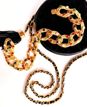 Load image into Gallery viewer, CHANEL IMPORTANT MULTI-COLOUR GRIPOIX FILIGREE PEARL 1991 ADVERTISEMENT NECKLACE