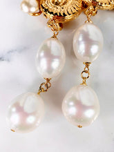 Load image into Gallery viewer, CHANEL RARE ROBERT GOOSSENS COQUILLAGE GRIPOIX GLASS PEARLS EARRINGS