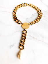 Load image into Gallery viewer, CHANEL IMPORTANT MEDALLION COLLAR WITH BAROQUE GRIPOIX PEARL DANGLE