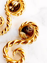 Load image into Gallery viewer, CHANEL RUNWAY CORDAGE ROPE GRIPOIX PEARL EARRINGS VICTOIRE DE CASTELLANE