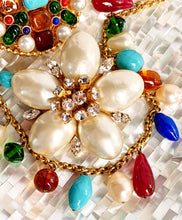Load image into Gallery viewer, CHANEL ROBERT GOOSSENS MASSIVE GRIPOIX BAROQUE PEARL FLOWER BROOCH 1992