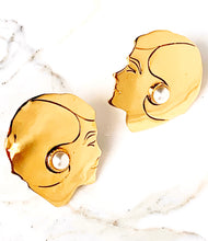 Load image into Gallery viewer, CHANEL MADEMOISELLE COCO RARE 1987 GRIPOIX ACCENT EARRINGS