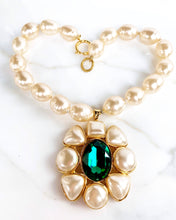 Load image into Gallery viewer, CHANEL RARE MASSIVE EMERALD GRIPOIX GLASS PEARL NECKLACE 1991