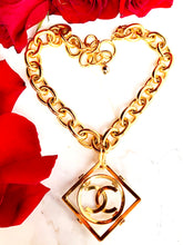 Load image into Gallery viewer, CHANEL MASSIVE LOGO PLAQUE GILT CHAIN NECKLACE 1994