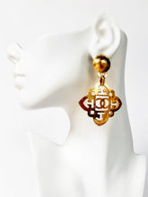 Load image into Gallery viewer, CHANEL LOGO GILT HAMMERED FILIGREE VINTAGE QUATREFOIL DANGLE EARRING
