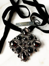 Load image into Gallery viewer, CHANEL MASSIVE RUNWAY RESIN AND VELVET 2008 RUTHENIUM NECKLACE CHOKER NEW WITH TAGS