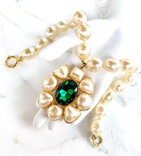Load image into Gallery viewer, CHANEL RARE MASSIVE EMERALD GRIPOIX GLASS PEARL NECKLACE 1991