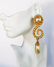 Load image into Gallery viewer, CHANEL RUNWAY CORDAGE ROPE GRIPOIX PEARL EARRINGS VICTOIRE DE CASTELLANE