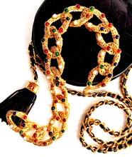 Load image into Gallery viewer, CHANEL IMPORTANT MULTI-COLOUR GRIPOIX FILIGREE PEARL 1991 ADVERTISEMENT NECKLACE
