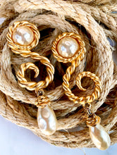 Load image into Gallery viewer, CHANEL RUNWAY CORDAGE ROPE GRIPOIX PEARL EARRINGS VICTOIRE DE CASTELLANE