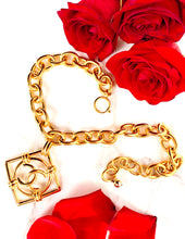 Load image into Gallery viewer, CHANEL MASSIVE LOGO PLAQUE GILT CHAIN NECKLACE 1994