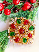 Load image into Gallery viewer, CHANEL OPULENT GRIPOIX EMERALD AND RED GLASS PENDANT BROOCH