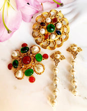 Load image into Gallery viewer, CHANEL RUNWAY MASSIVE GRIPOIX POURED GLASS PENDANT BROOCH