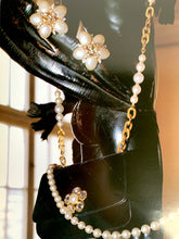 Load image into Gallery viewer, CHANEL ROBERT GOOSSENS MASSIVE GRIPOIX BAROQUE PEARL FLOWER BROOCH 1992