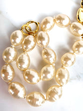 Load image into Gallery viewer, CHANEL RARE MASSIVE EMERALD GRIPOIX GLASS PEARL NECKLACE 1991