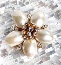 Load image into Gallery viewer, CHANEL ROBERT GOOSSENS MASSIVE GRIPOIX BAROQUE PEARL FLOWER BROOCH 1992