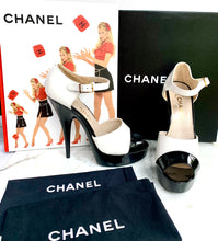 Load image into Gallery viewer, CHANEL RARE ICONIC 1995 SPRING BARBIE PATENT RUNWAY SANDALS NEW IN BOX