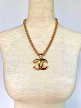 Load image into Gallery viewer, CHANEL CLASSIC 1994 CC ICONIC NECKLACE