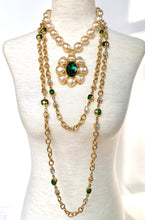 Load image into Gallery viewer, CHANEL RARE MASSIVE EMERALD GRIPOIX GLASS PEARL NECKLACE 1991