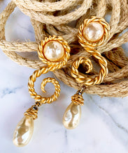 Load image into Gallery viewer, CHANEL RUNWAY CORDAGE ROPE GRIPOIX PEARL EARRINGS VICTOIRE DE CASTELLANE