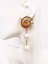 Load image into Gallery viewer, CHANEL RARE ROBERT GOOSSENS COQUILLAGE GRIPOIX GLASS PEARLS EARRINGS