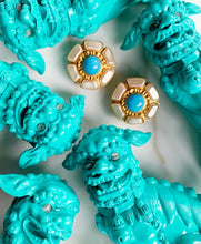 Load image into Gallery viewer, CHANEL RARE TURQUOISE GRIPOIX GLASS PEARL EARRING