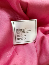 Load image into Gallery viewer, CHANEL BARBIE PINK TWEED JACKET CRUISE 2001 C PRISTINE