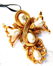 Load image into Gallery viewer, CHANEL MASSIVE BAROQUE GRIPOIX PEARL CROSS NECKLACE BROOCH VICTOIRE DE CASTELLANE