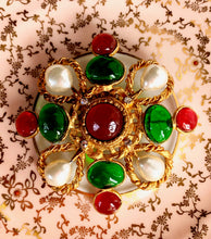 Load image into Gallery viewer, CHANEL MASSIVE GRIPOIX POURED GLASS PENDANT BROOCH