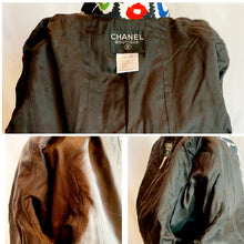 Load image into Gallery viewer, CHANEL "COCO" LOGO 1997 VINTAGE VIBRANT FLOWER LOGO JACKET