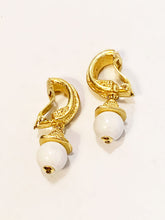 Load image into Gallery viewer, POGGI PARIS 1980'S SPECTACULAR NECKLACE EARRING DEMI PARURE SET MATTE WHITE AND GOLD