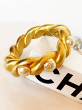 Load image into Gallery viewer, CHANEL GRIPOIX PEARL CORDAGE 1990 BANGLE BRACELET VICTOIRE DE CASTELLANE