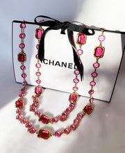 Load image into Gallery viewer, CHANEL ORIGINAL CHICKLET HOT PINK CRYSTAL VINTAGE 1981 LONG SAUTOIR