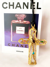 Load image into Gallery viewer, CHANEL RARE ROBERT GOOSSENS MASSIVE GRIPOIX AND ROSE QUARTZ PENDANT NECKLACE