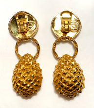 Load image into Gallery viewer, DOMINIQUE AURIENTIS GRIPOIX GLASS 80's VINTAGE HOOP EARRING