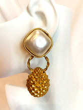 Load image into Gallery viewer, DOMINIQUE AURIENTIS GRIPOIX GLASS 80's VINTAGE HOOP EARRING