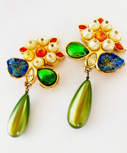 Load image into Gallery viewer, CHANEL IMPORTANT AND RARE MASSIVE GRIPOIX FLORAL EARRINGS 1991