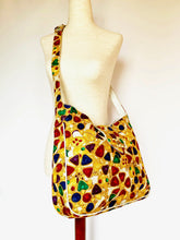 Load image into Gallery viewer, CHANEL SPLENDID & RARE GRIPOIX JEWEL PRINT LARGE WHITE LEATHER HANDBAG