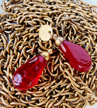 Load image into Gallery viewer, CHANEL 1983 IMPORTANT RED GRIPOIX GLASS NUGGETS LARIAT CHAIN NECKLACE