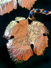 Load image into Gallery viewer, CHANEL IMPORTANT AND ICONIC RUNWAY FIG LEAF BELT NECKLACE 1991